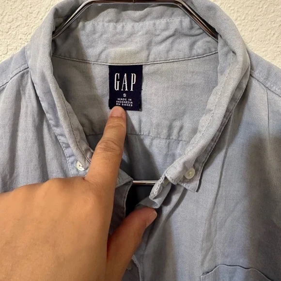 GAP Light Chambray 3/4 Sleeve Button Up Top - Picture 4 of 8